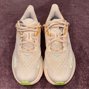 Hoka Clifton 9 Vanilla Astral Size 10 D Wide Women’s